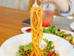 -Chom Cafe and Restaurant