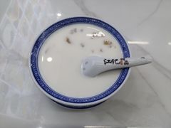 桃胶牛奶-江记甜品(罗湖店)
