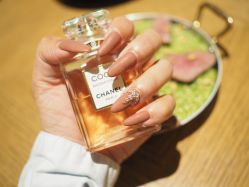 -千色美甲美睫生活美容馆