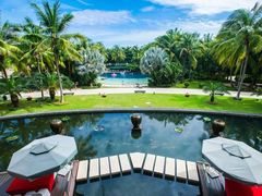 -三亚湾海居铂尔曼度假酒店