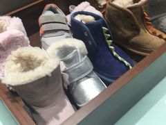 -UGG(燕莎奥特莱斯购物中心店)