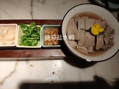 -韵秋荷(宝山龙湖天街店)