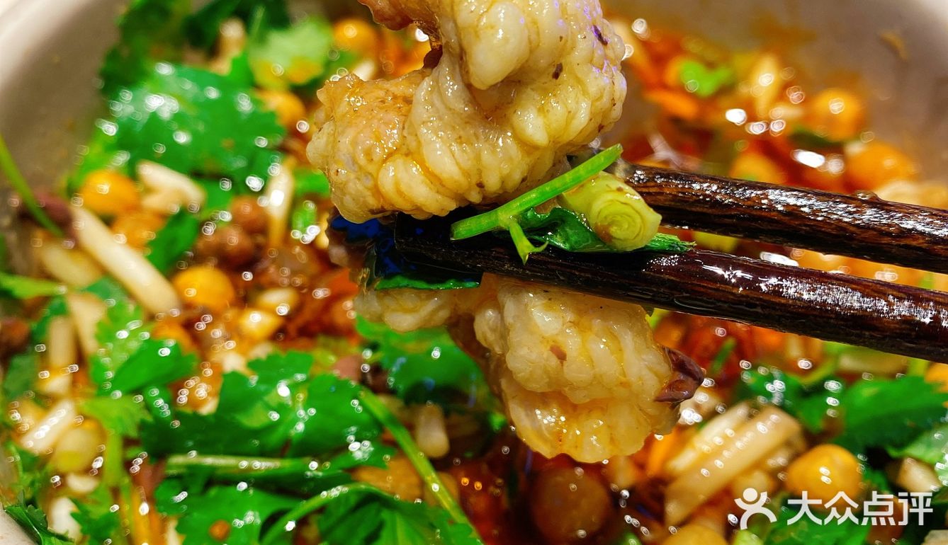 重庆必吃的地道火锅，就选映山红了！