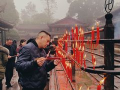 -峨眉山报国寺