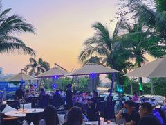 -皇马海口湾海景酒店(万绿园秀英港店)