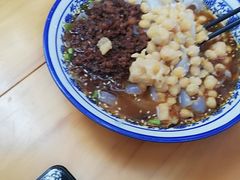 -渝之汇牛肉豌杂面