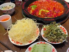 -牛市坎火锅(建设路店)