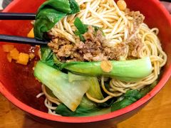 -爆炸头阿姨小四川正宗川味小吃(无任何分店)