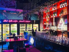 -UP嘻哈酒吧(粉巢店)