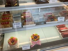 面包甜点陈列柜-九芝斋(解放路店)