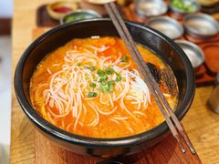-银米·云南传统过桥米线(双廊黑金冠店)