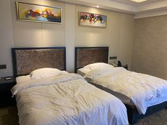 -天豪花香村酒店(贵阳花果园文创园店)