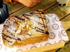 蜂蜜大面包-Cafe Alice咖啡爱丽丝(奥城店)