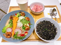 板煎大虾沙拉配日式海苔饭套餐-池奈·咖喱蛋包饭(熙地港店)