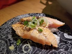 火炙三文鱼鱼腩寿司-沼津港渔市(宏伊国际广场店)