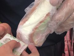 -詹爷爷乌节路街头冰淇淋