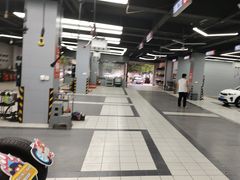 -哈贝卡汽车服务连锁(硕士路店)