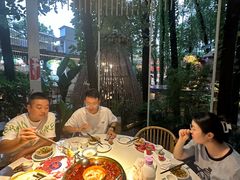 -二荆条·蜀鲜汇城市森林火锅