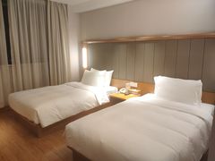 -全季酒店(上海火车站天目西路店)