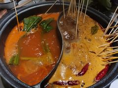 鸳鸯锅-签尚佰味小郡肝串串香火锅(朝阳路店)