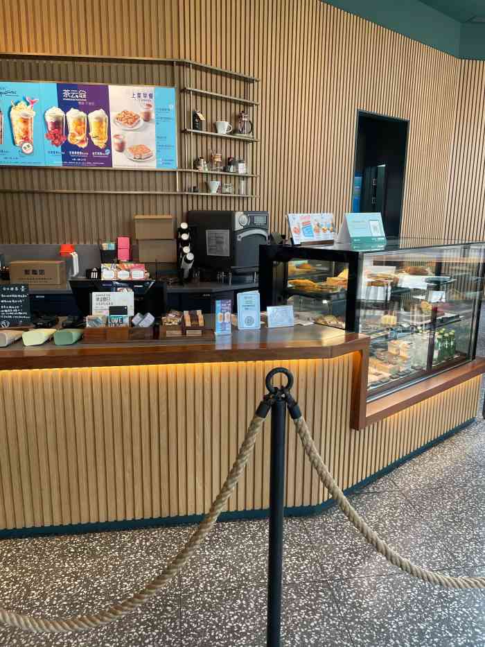 星巴克臻选(济南印象城店)-"太困了,正好星巴克开门了,赶紧来喝一杯 .