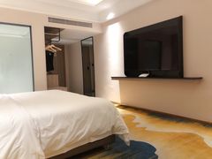 -华海酒店(茂名高铁站店)