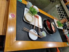 -两三事小郡肝串串香火锅(桂庙店)
