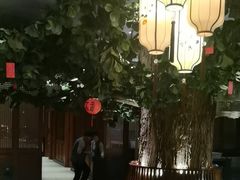 -八府香鸭·啫啫煲(华山路店)