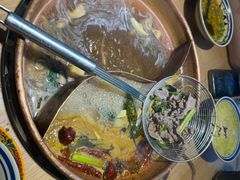 -洱火云南酸菜牛肉火锅(石景山当代商城店)