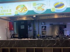 -金马门国际美食百汇(珞喻路店)