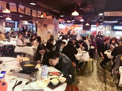 大堂-鲜入围煮花胶鸡海鲜火锅