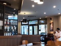 大堂-星巴克(无锡百联奥特莱斯店)