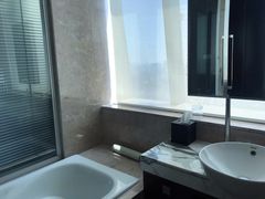 -上海龙之梦万丽酒店