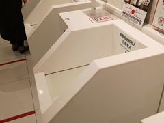 -优衣库(上海正大广场店)