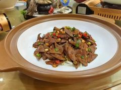 -新天明砂锅鱼头煲