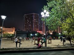 -滨河世纪广场公园