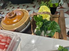-洪氏嗨捞·广东猪肚鸡·椰子鸡火锅(西咸万象城店)