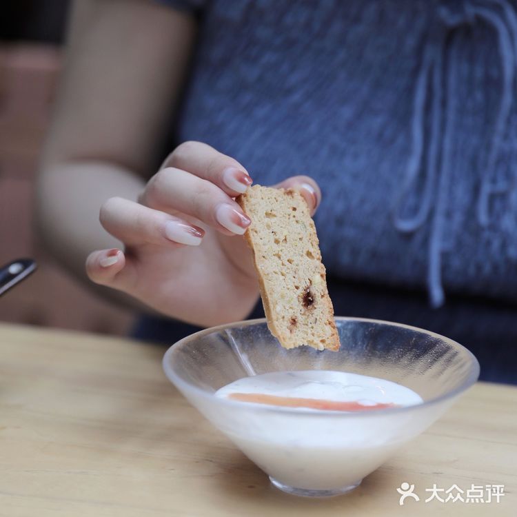 🌋崖Under Clouds｜闹中取静，意犹未尽。