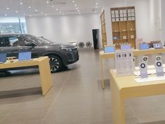 -华为授权体验店(中山公园来福士)