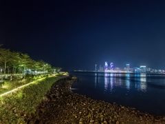 -万绿园