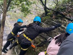 -贵阳猴耳天坑·极限酷玩公园
