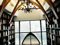 -钟书阁(松江泰晤士小镇店)