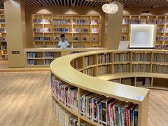 -漕河泾街道图书馆(漕河泾社区文化活动中心店)