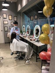 -时尚殿堂明星门店