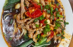 Pickled Pepper Shredded Pork Noodles