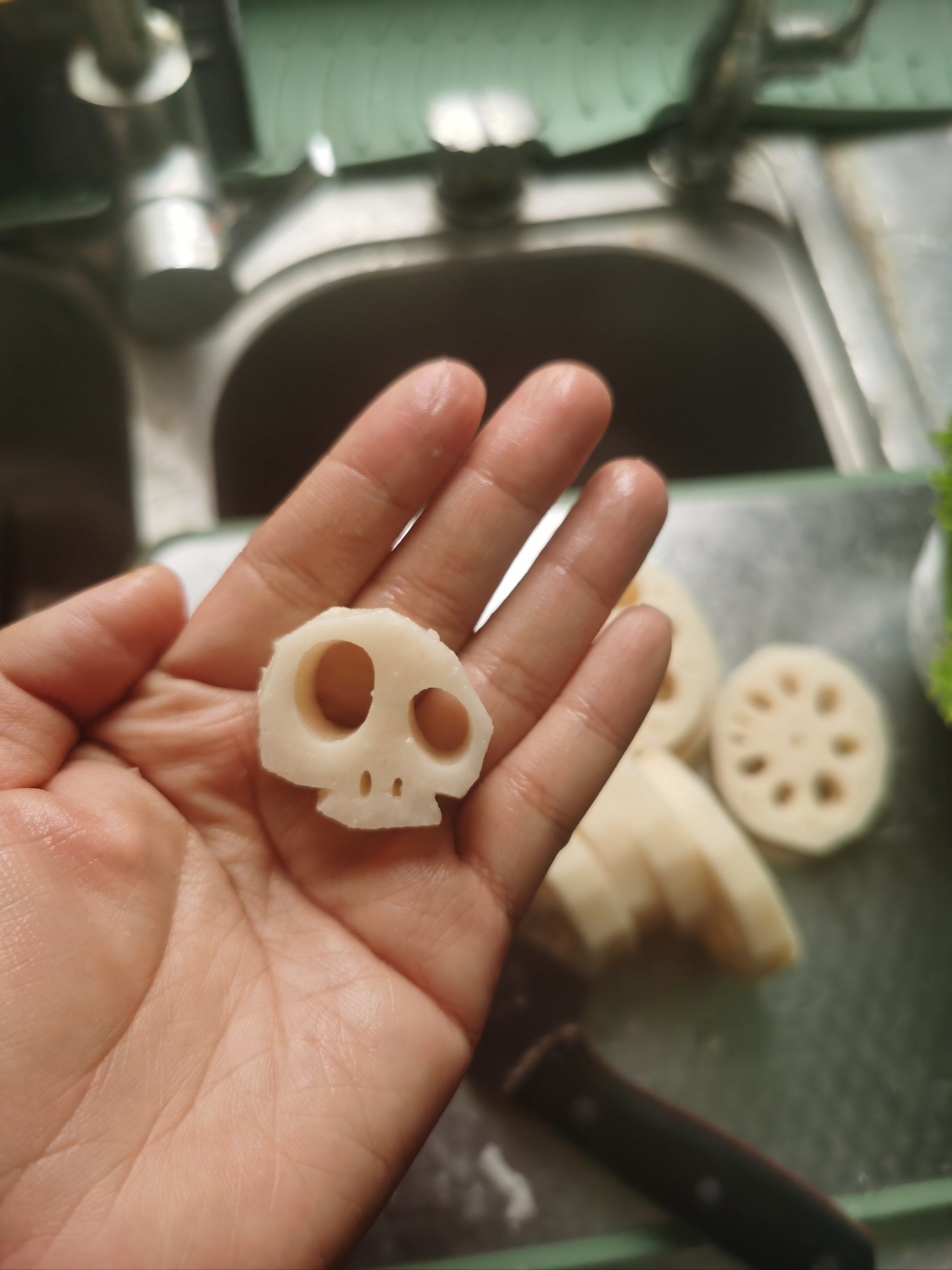 万圣节都过了,我才发现藕可以这样切