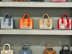 -百年港湾奥特莱斯(香炉礁店)