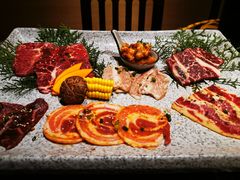-山川小町·极番烧肉(新地假日广场店)