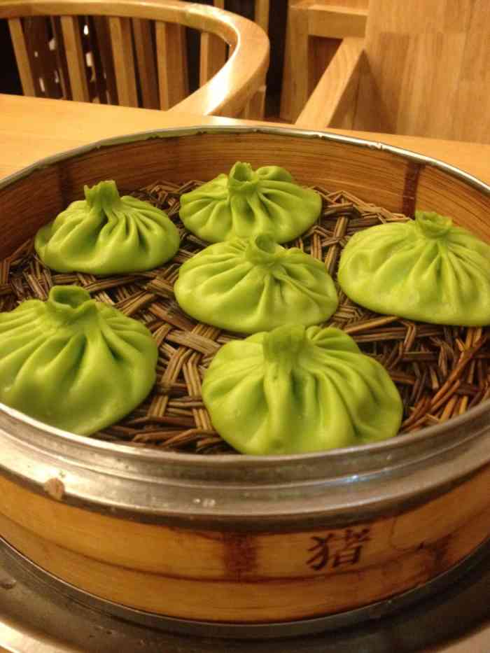 小六汤包(龙湖店)-"菜品口味很不错,汤包汤多,也很鲜!尤其喜.