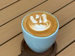 西班牙拿铁-平衡木咖啡